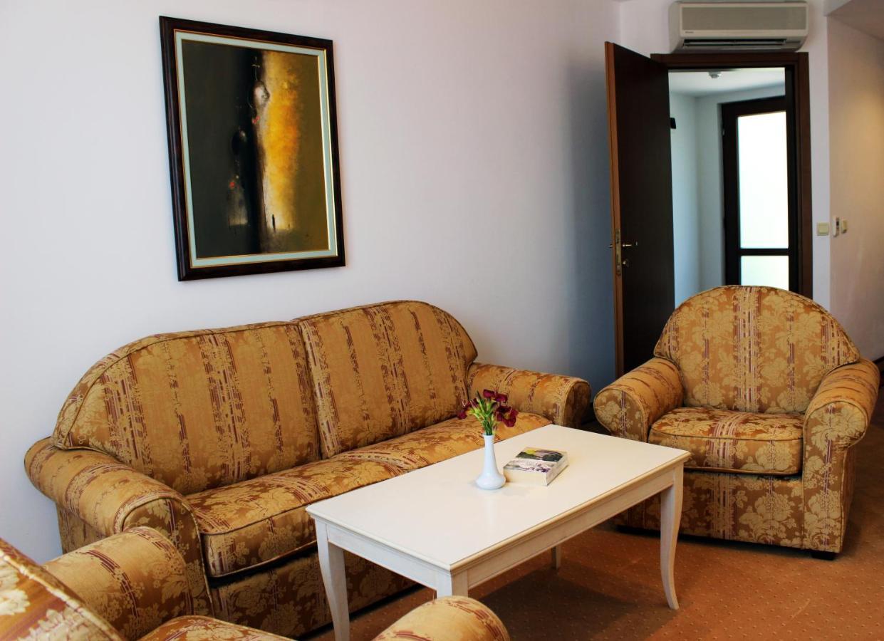 Helena Vip Villas And Suites 써니비치 외부 사진