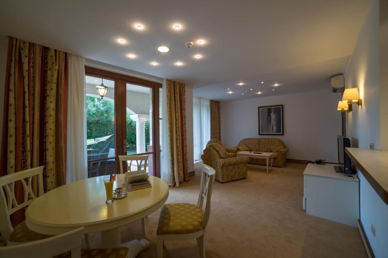Helena Vip Villas And Suites 써니비치 외부 사진