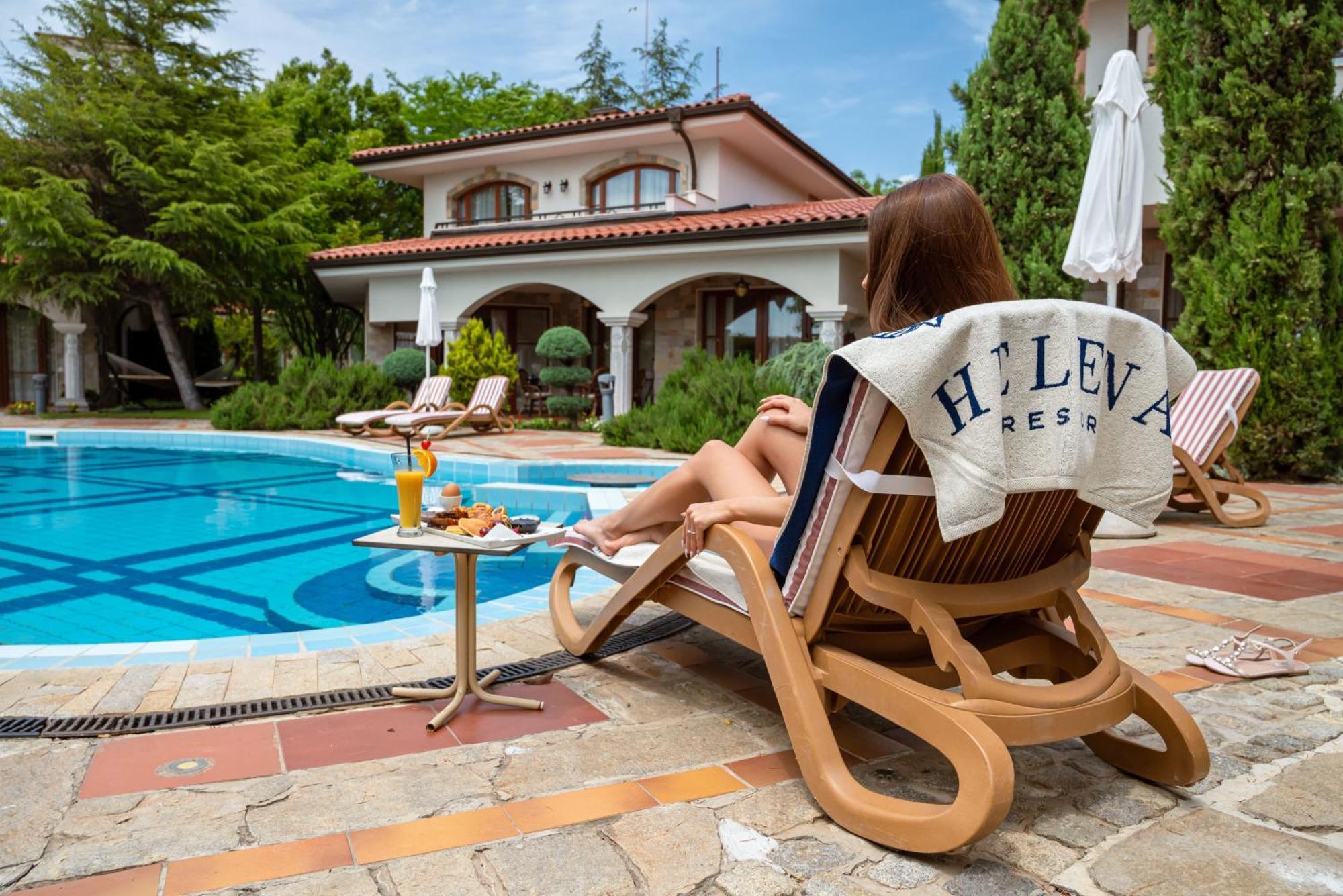 Helena Vip Villas And Suites 써니비치 외부 사진