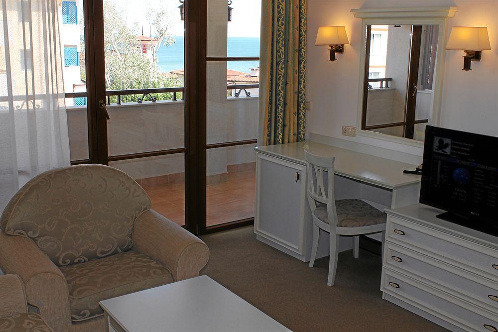 Helena Vip Villas And Suites 써니비치 외부 사진