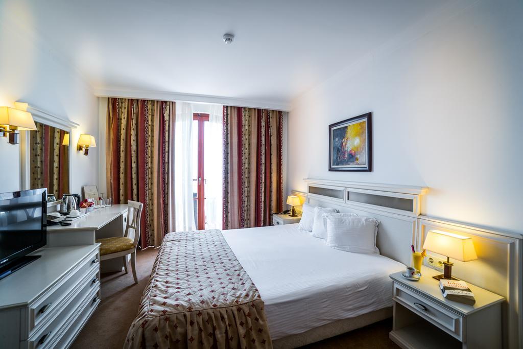 Helena Vip Villas And Suites 써니비치 외부 사진
