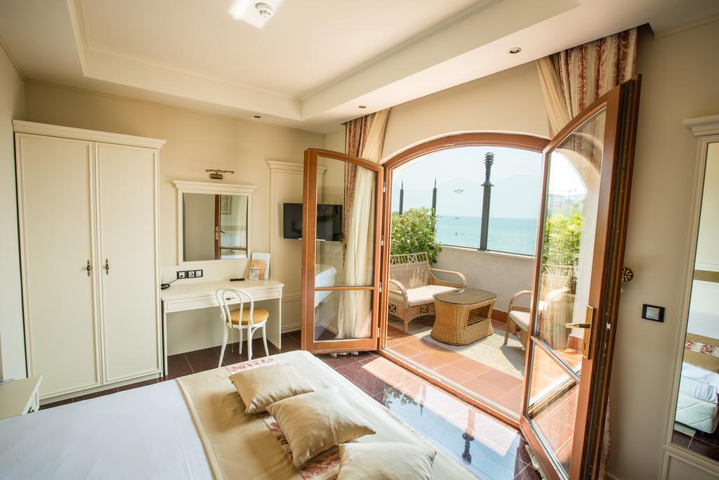 Helena Vip Villas And Suites 써니비치 외부 사진