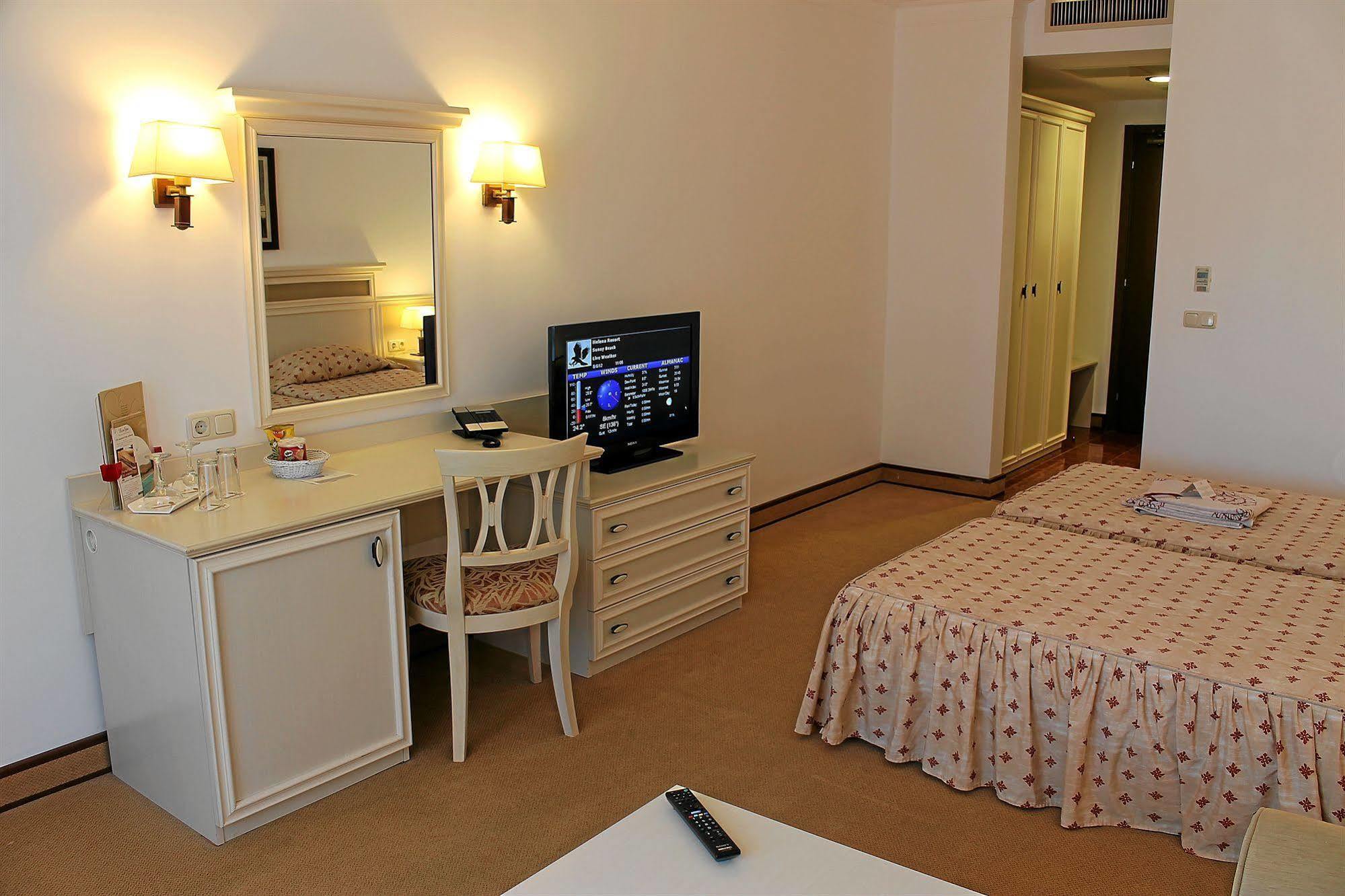 Helena Vip Villas And Suites 써니비치 외부 사진